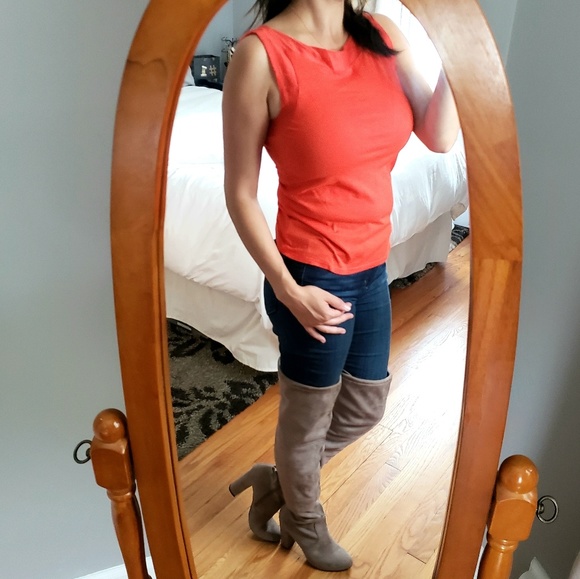 Ann Taylor sleeveless top - Picture 3 of 5